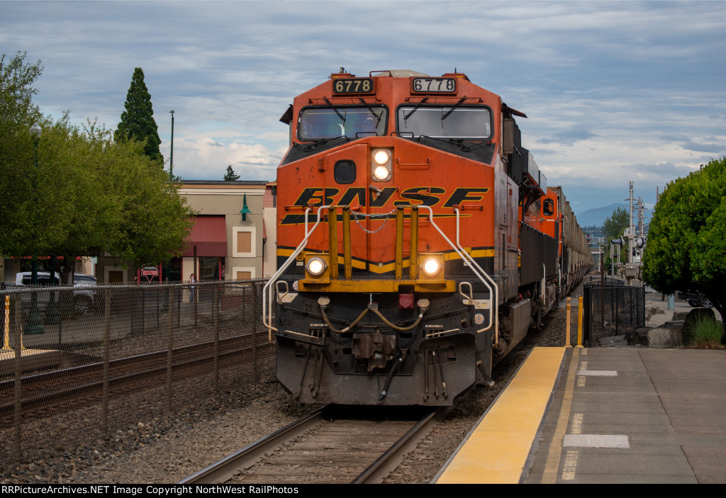 BNSF 6778